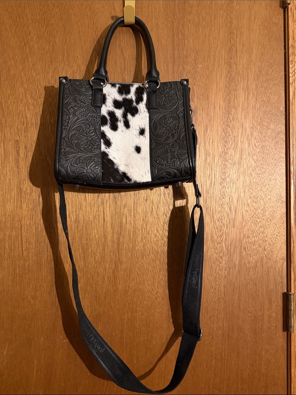 Black Tooled Leather CC Purse with Cowhide Accent